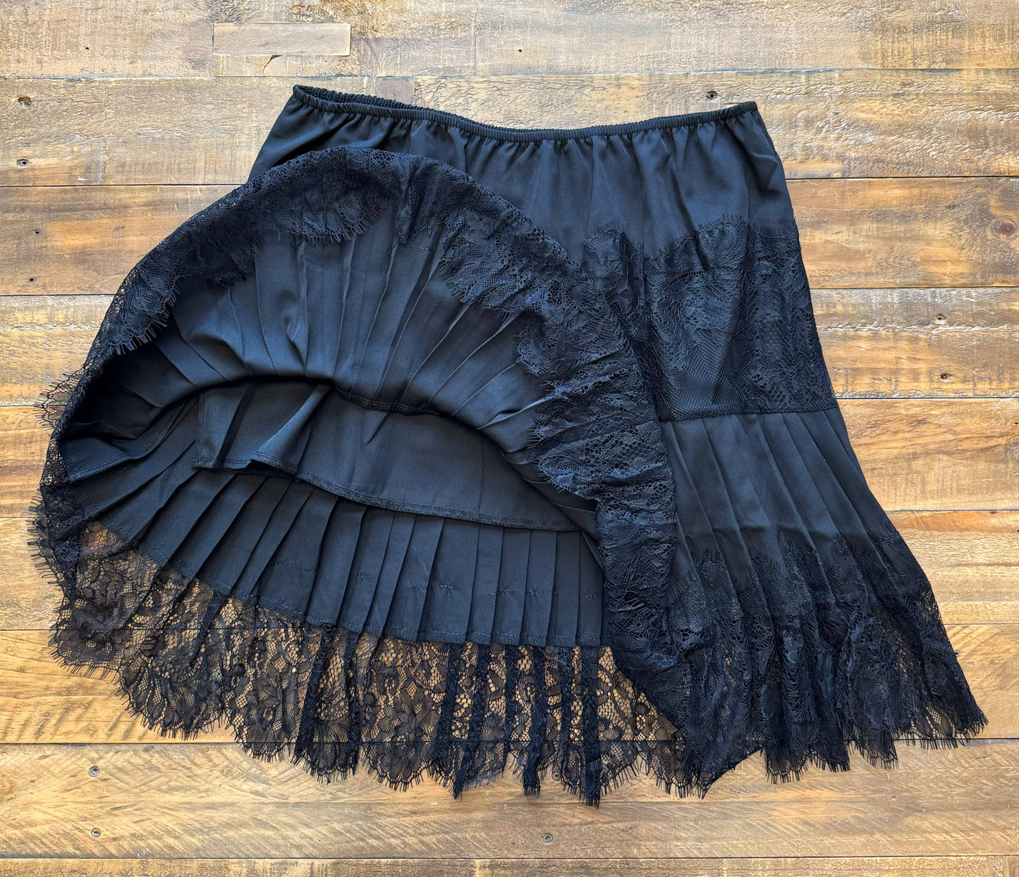 VIVIANE LACE SLIP SKIRT: BLACK / 3X