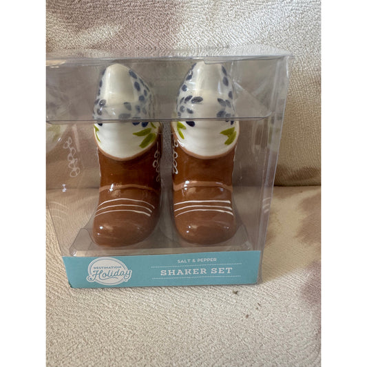 HEB Destination Holiday Bluebonnets & Boots Salt & Pepper Shaker Set NIB
